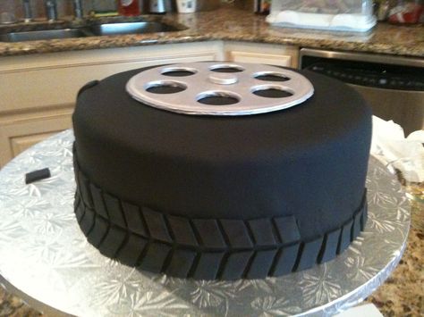 Yes It's Cake!: Tire Cake Tyre Cake, Motorbike Cake, Tire Cake, Motorcycle Cake, Wheel Cake, Bike Cakes, Car Cakes, Car Wheels Diy, Wheel Decor