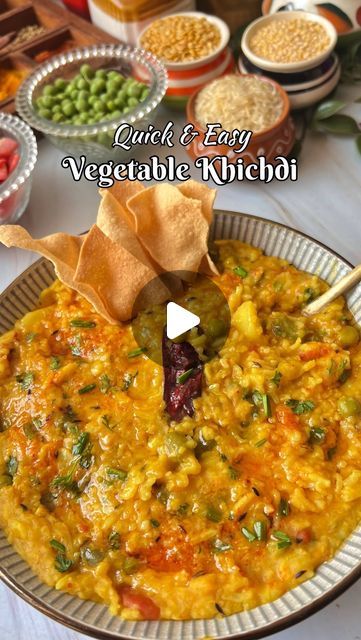 Vegetable Khichdi Recipe Indian, Desi Food, Basmati Rice, Chilli Powder, Mixed Vegetables, Ghee, Soul Food, Indian Food Recipes, Food Blogger