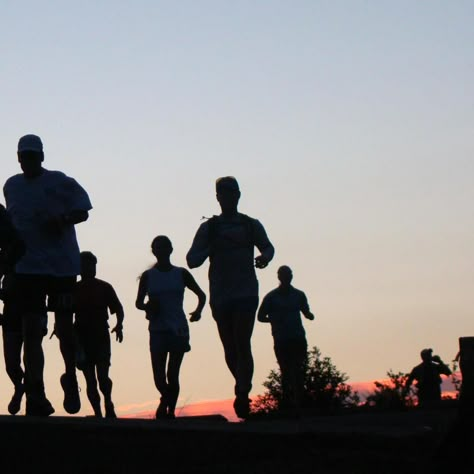 Running Marathon Aesthetic, Running With Friends Aesthetic, Running Group, Distance Running, Running Wild Aesthetic, Running Group Aesthetic, Run Club Aesthetic, Trail Aesthetic Running, Marathon Aesthetic