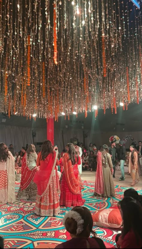 wedding aesthetic Eman Core, Hafsa Core, Homies Aesthetic, Wallpapers Calming, Eid Poses, Shaadi Vibes, Shaadi Aesthetic, Tamasha Movie, Pakistani Wedding Dance