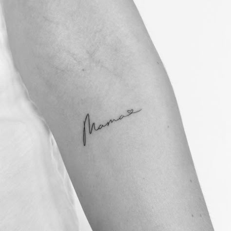 Tattoo Related To Mom, Mama Word Tattoo, Small Mama Tattoo, Fine Line Mama Tattoo, Mama Fine Line Tattoo, Mom Fine Line Tattoo, Mama Tatoos Ideas, Mama Tattoo Words, Fineline Name Tattoo