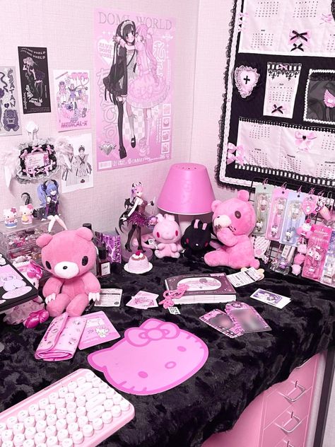 Kawaii Goth Room Decor, Hello Kitty Themed Bedroom, Pastel Goth Gaming Setup, Room Ideas Kuromi, Kuromi Room Ideas, Goth Gamer Room, Pink Goth Bedroom, Kuromi Room Decor, Pastel Goth Room Ideas