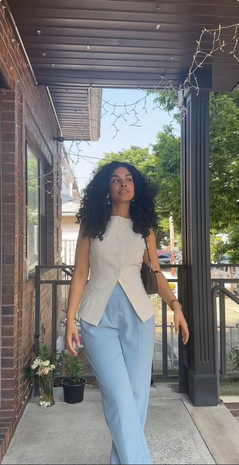 Casual Outing Outfits Classy, Blue Corporate Outfit, Smart Casual Modest Outfit, How To Style Slacks Women, Colourful Corporate Outfits, Simple Engagement Outfits, Business Summer Outfits, Simple Date Outfits, Elegant Ootd