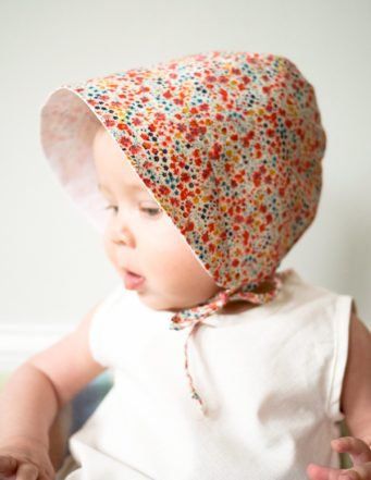 baby-sun-bonnet-8-21-341x441 Easy Make Free Baby Bonnet Pattern Baby Sun Bonnet, Baby Bonnet Pattern, Diy Sy, Purl Bee, Bonnet Pattern, Sew Ins, Baby Sewing Projects, Costura Diy, Baby Bonnets