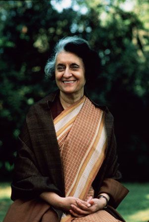 Indira Priyadarshini Gandhi (1917-1984) - Find A Grave Memorial Indira Gandhi Quotes, National Leaders, Saree Inspiration, Indian Economy, Iconic People, Iron Lady, Jawaharlal Nehru, Rajiv Gandhi, Indian Family