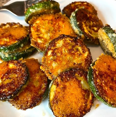 Crispy Zucchini Parmesan Chips Yummy Zucchini Recipes, Zucchini In The Oven, Parmesan Zucchini Chips, Lemon Chicken Thighs, Chicken Zucchini Casserole, Crispy Zucchini, Zucchini Parmesan, Parmesan Chips, Slow Cooker Pork Tenderloin