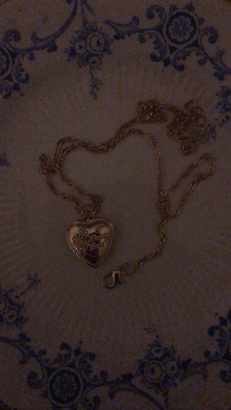 Locket Aesthetic Vintage, Vintage Locket Necklace Aesthetic, Old Locket Aesthetic, Golden Locket Aesthetic, Vintage Locket Necklace Victorian, Soft Dark Feminine Aesthetic, Vintage Locket Aesthetic, Victorian Times Aesthetic, Feminine Soft Aesthetic