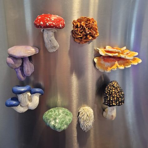 Air Dry Clay Projects Mushrooms, Air Dry Clay Mushroom House, Clay Mushroom Magnet, Mushroom Clay Ideas, Mushroom Air Dry Clay, Sculpy Clay Art, Ceramic Mushrooms Pottery, Polymer Clay Ideas Aesthetic, Mushroom Clay Art