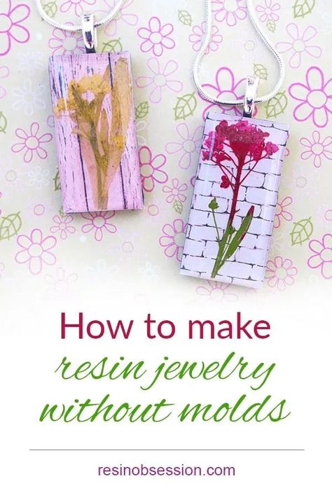 See how to make resin jewelry without using molds. Click pin to learn more. Make Resin Jewelry, How To Make Resin Jewelry, Resin Techniques, Resin Jewelry Tutorial, Resin Tips, Amazing Resin, How To Make Resin, Liquid Resin, Making Resin Jewellery