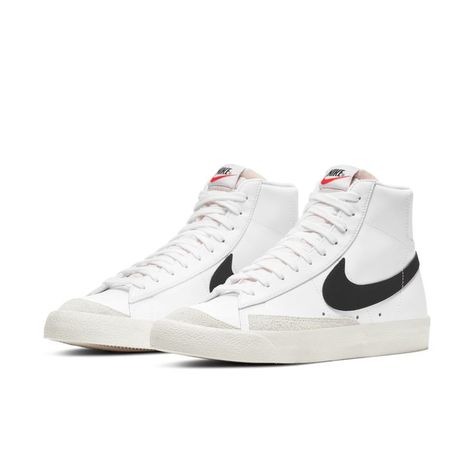 Show the Layering Legend, Gameday GOAT, and Yoga Poser on your list that you care. Gift Nike this season. Shoes Nike Blazer, Blazer Mid 77 Vintage, Black Basketball Shoes, White Basketball Shoes, Dr Shoes, Nike Shoes Girls, Basket Noir, Preppy Shoes, Nike Blazer Mid 77