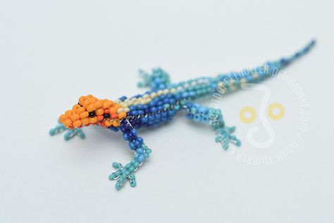 Common Agama by ZimtHandmade on DeviantArt Bead Lizard, Pony Bead Animals, Pony Bead Projects, Bead Animals, Pony Bead Crafts, Pony Bead Patterns, Bead Charms Diy, Bead Projects, Beadwork Patterns