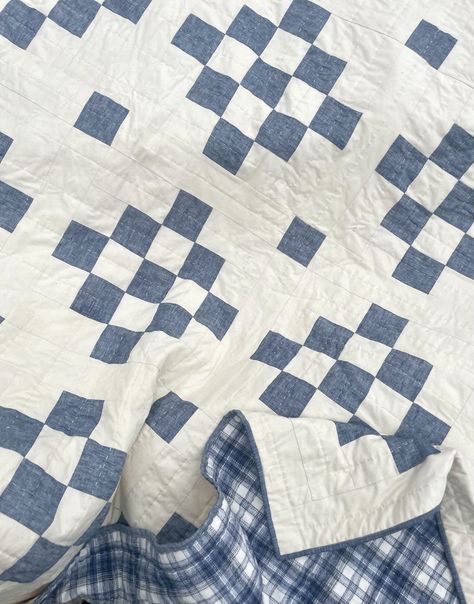 How to make: this quilt (I’m sure it’s a traditional quilt block but can’t find the name anywhere!) — Joz Makes Quilts Easy Quilt Blocks For Beginners Free, Blue Quilts Ideas Free Pattern, Two Color Quilt Blocks Free Pattern, Quilt Beginner Easy, Simple Vintage Quilt Patterns, Blue And White Quilt Patterns Free, Blue Quilts Patterns Free, 2 Color Quilt Blocks, 2 Fabric Quilt Patterns