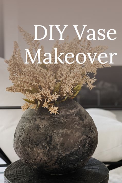 Rustic Ceramic Vase, Diy Vases Ideas Decoration, Vase Makeover Diy, Diy Vase Makeover, Spray Paint Ceramic, Upcycled Vase, Aged Pottery, Vase Makeover, Spray Paint Vases