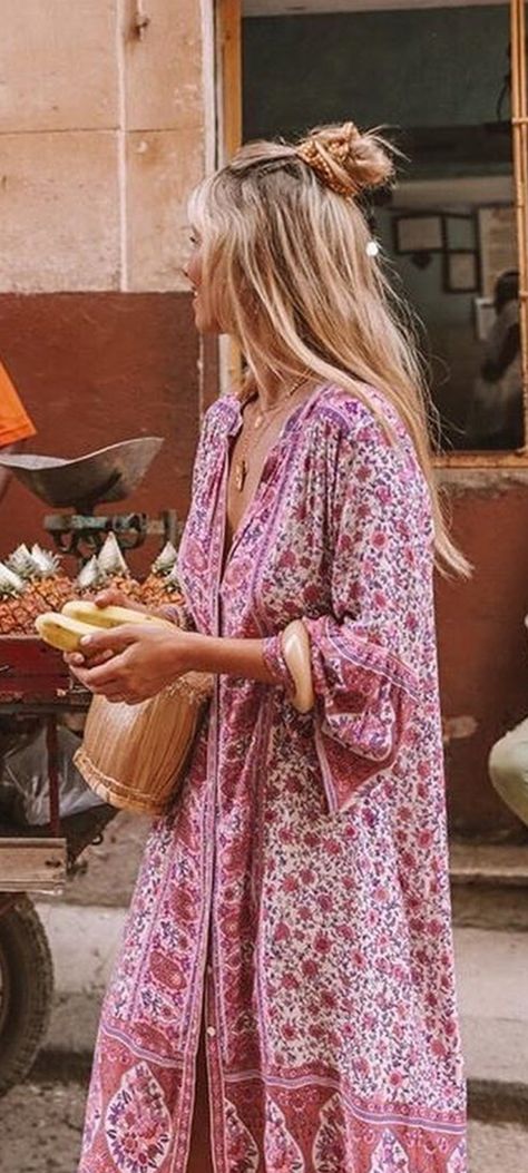 Bedroom Without Closet, Boho Holiday Outfits, Riviera Fashion, Outfit Printemps, Marrakech Style, Boho Mom, Boho Inspo, 70s Inspired Fashion, Boho Deco