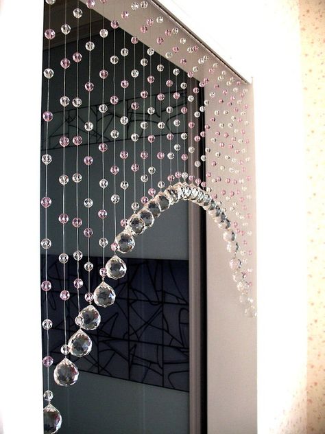 Beaded Strings Door Décor Beaded Door Curtains, Hantverk Diy, Crystal Curtains, Decor Shabby Chic, Beautiful Curtains, Beaded Curtains, Home Curtains, Reggio Emilia, Curtain Designs