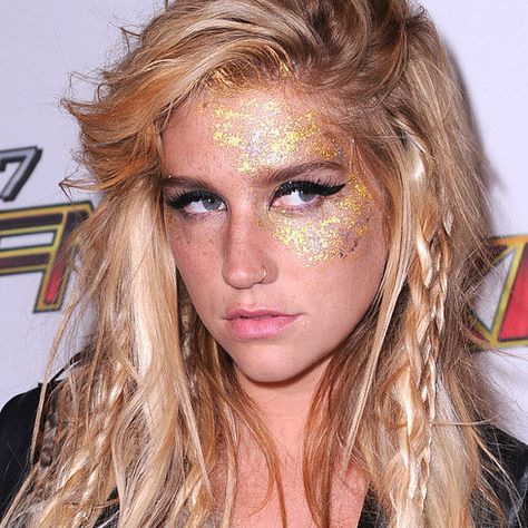 47 Surprising Kesha Facts That Will Make You Love Her Even More Kesha Costume, Kesha Halloween Costume, Kesha Halloween, Kesha Makeup, Kesha Aesthetic, Kesha Outfits, Kesha Concert, 2010 Outfits, Kesha Rose