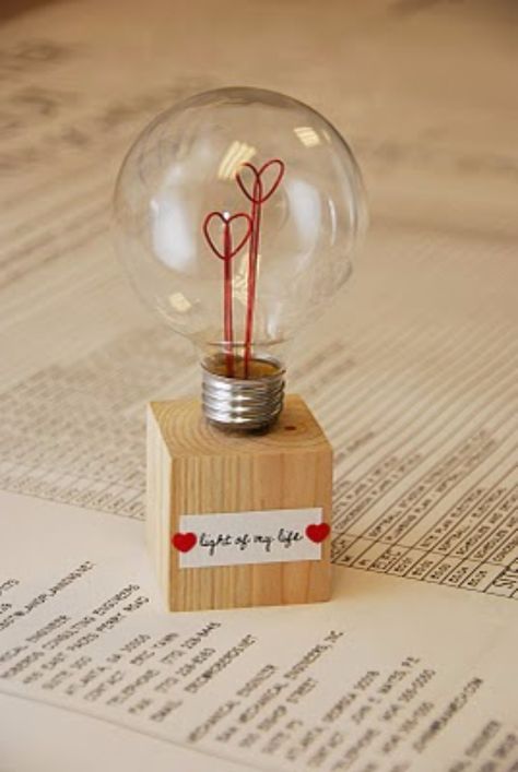 Best DIY Valentines Day Gifts - Light Of My Life Lamp - Cute Mason Jar Valentines Day Gifts and Crafts for Him and Her | Boyfriend, Girlfriend, Mom and Dad, Husband or Wife, Friends - Easy DIY Ideas for Valentines Day for Homemade Gift Giving and Room Decor | Creative Home Decor and Craft Projects for Teens, Teenagers, Kids and Adults http://diyjoy.com/diy-valentines-day-gift-ideas Homemade Gifts For Girlfriend, Selamat Hari Valentine, Saint Valentin Diy, Valentines Bricolage, Hari Valentine, Diy Event, Creative Valentines, Rooms Decor, Diy Gifts For Boyfriend