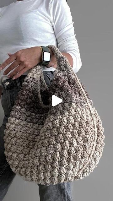 London Bag, Crochet Sweater Design, Clothes Tutorial, Crochet Bag Pattern Free, Crochet Vest Pattern, Crochet Braid Styles, Kids Crochet, Crochet Clothes For Women, Clothing Patterns Free