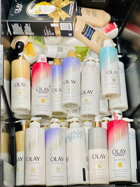 Oil Of Olay, Olay Body Wash, Olay Skin Care, Routine Aesthetic, Face Skin Care Routine, Strawberry Blonde Hair, Selfie Ideas Instagram, Selfie Ideas, Strawberry Blonde