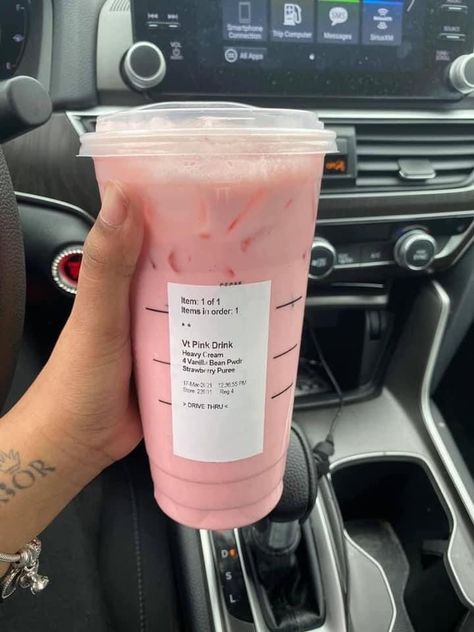 Minuman Starbucks, Free Starbucks Gift Card, Starbucks Pink Drink, Starbucks Drink Menu, Smoothie Recipies, Starbucks Secret Menu Recipes, Starbucks Hacks, Cold Starbucks Drinks, Starbucks Drinks To Try