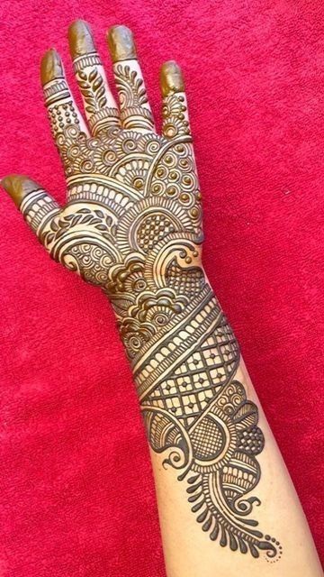 Back Hand Mahendiii Design, Frant Mehandi Designs Simple, Mehendi Designs Fingers, Mahendiii Design, Mehndi Designs Traditional, Minimalist Mehendi Designs, Minimalist Mehendi, Cone Designs, Traditional Mehndi Designs