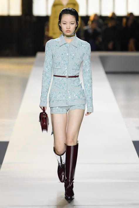 Runway Outfits 2024, Gucci Fall 2024, Gucci Outfits Women, Gucci Ready To Wear, Gucci Winter, Gucci 2024, Fashion Show Outfit, Gucci Clothes, Stage Fashion