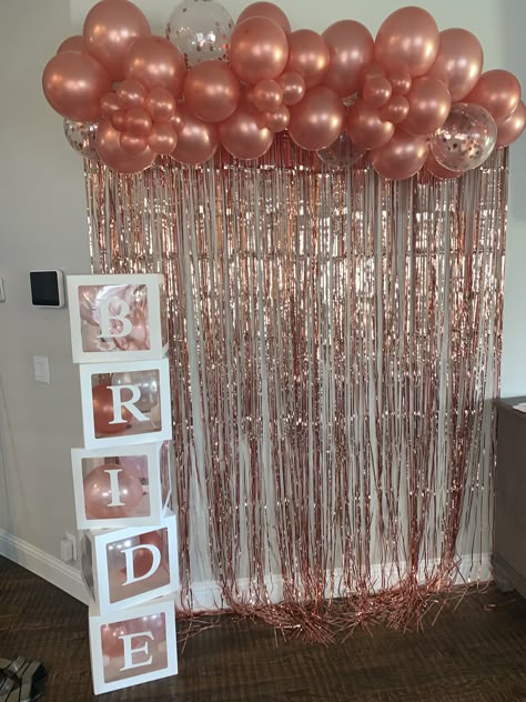 Cute Photo Backgrounds For Party, Pink And White Backdrop Party Ideas, Bridal Shower Home Decor Ideas, Bride To Be Party Decoration Ideas, Simple Backdrop Decorations, Bride To Be Party Decoration, Bride To Be Backdrop, Bride To Be Decoration Ideas, Cute Backdrops