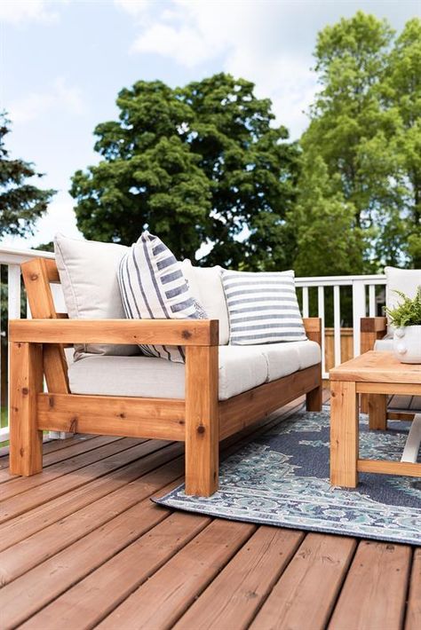 Kursi Outdoor, Outdoor Sofa Diy, Outdoor Sofa Cushions, Beautiful Outdoor Furniture, Modern Outdoor Sofas, Patio Couch, Wooden Deck, Set Sofa, Outdoor Couch