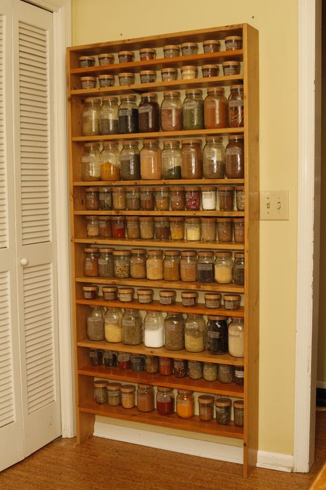 Wall Shelf For Spices, Mason Jar Seasoning Storage, Kitchen Lids Storage, Large Spice Storage, Witchy Spice Rack, Boho Witchy Kitchen, Kitchen Spice Storage Ideas, Diy Rack Shelf, Spice Shelf Ideas