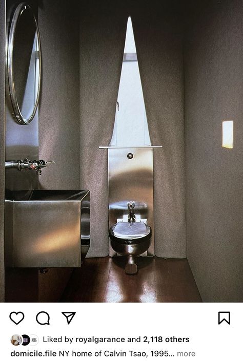 Paris Apartment Interiors, High Tech Interior, 90s Interior, Concrete Effect Paint, Vintage Interior Design, Small Toilet, Upper West Side, Vintage Interior, West Side