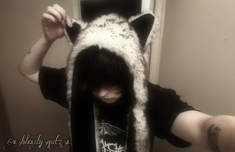 Scene Boy Pfp, Emo Boy 2000s, Wolf Emo, Emo Boys 2000s, Emo Pfp Discord, Emo Boy Aesthetic, 2000s Emo Boy, Emo Boy Pfp, 2010 Emo