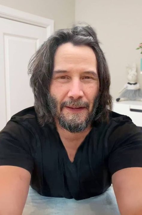 Keanu Reeves Body, Keanu Reeves News, Dr Chris Brown, Keanu Reeves Pictures, Keanu Reeves Life, Keanu Reeves Quotes, Keanu Reeves John Wick, Video Call With Boyfriend Screen Photo, Friendship And Dating