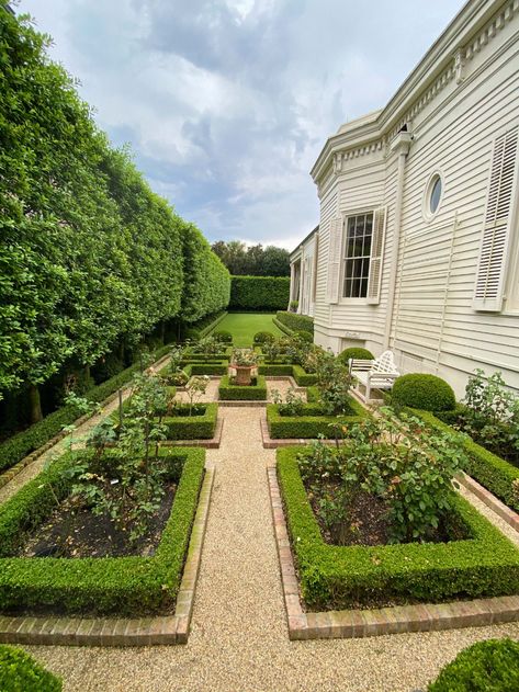 English Garden Edging, Classic Garden Design, French Garden Design, John Mills, Formal Garden Design, Parterre Garden, French Gardens, Boxwood Garden, Victorian Gardens