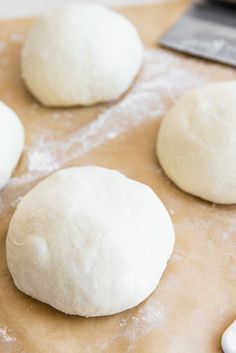 How to Make and Freeze Pizza Dough Freeze Pizza Dough, Homemade Pizza Dough, Frozen Pizza, How To Make Pizza, Pizza Recipes Dough, Freezer Cooking, Pizza Bread, Dough Recipe, Bread Dough