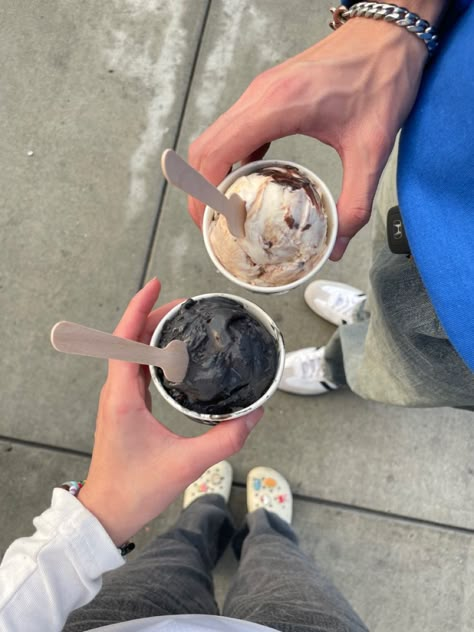 Cute Date Aesthetic Pictures, Guy Baking Aesthetic, Cute Date Pics, Date With Boyfriend Pictures, Ice Cream With Boyfriend, Cute Aesthetic Dates, Cute Relationship Aesthetic, Cute Date Pictures, Foto Date