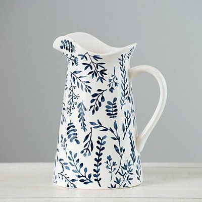 Ceramic Jugs Pottery, Ceramic Cafe, Diy Pottery Painting, White Pitcher, Cerámica Ideas, Pottery Painting Designs, Pottery Jug, Ceramic Jug, Blue Pottery