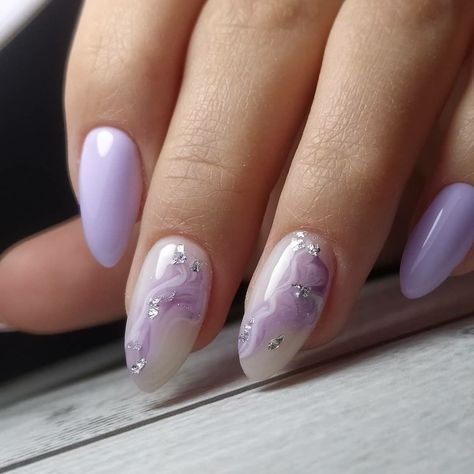 Nail Lavender Design, Lavender Nail Inspiration, Oval Nails Designs Summer 2024, Elegant Lavender Nails, Lavender Oval Nails, Lavender Haze Nails Taylor Swift, Purple Nails For Wedding, Tangled Theme Nails, Purple Nails Wedding