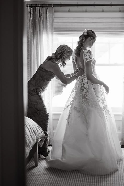 Picture Wedding Ideas, Wedding Inspo Pictures Family, Wedding Inspiration Pictures, Before The Wedding Pictures, Photography For Wedding, Overcast Wedding Photos, Must Have Pictures On Your Wedding Day, Parent Wedding Photos At Wedding, Boho Wedding Photo Ideas