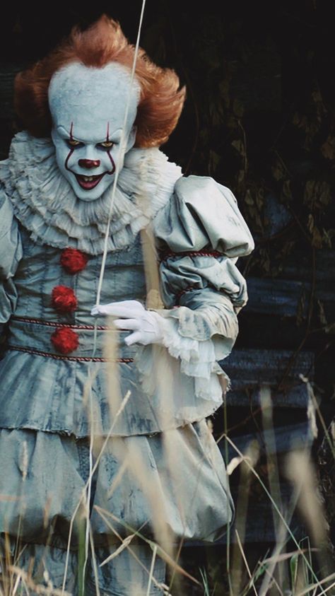 Pennywise Costume Girl, Kids Pennywise Costume, Darkside Wallpaper, Pennywise Costume Female, Diy Pennywise Costume, Female Pennywise Costume, Pennywise Costume For Kids, Female Pennywise, Costume Meme