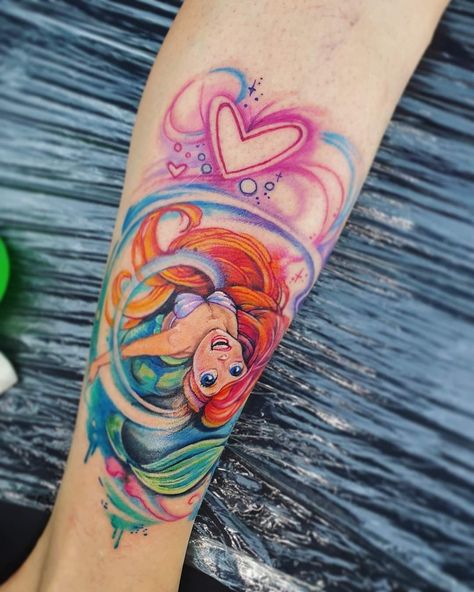 Disney Tattoos Ariel, Ariel Artwork, Ariel Tattoo, Hulk Tattoo, Disney Inspired Tattoos, Little Mermaid Tattoo, Small Watercolor Tattoo, Tattoos Disney, Disney Sleeve Tattoos