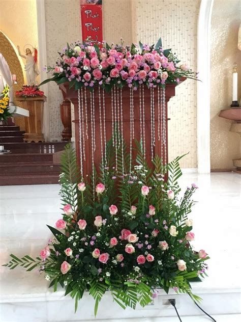 Pin On Arreglos Podium Arrangement Floral, Podium Floral Arrangements, Podium Decoration Ideas, Church Flower Arrangements Altars Ideas, Podium Decorations, Podium Flower Arrangements, Easter Flower Arrangements For Church, Altar Floral Arrangements, Church Altar Flower Arrangements