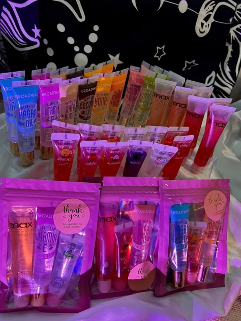 Our gloss packs!! Get a deal with a bundle! Cosmetics Business Ideas, Lipgloss Aesthetic, Juicy Lip Gloss, Lipgloss Bundle, Lips Gloss, Lip Gloss Homemade, Lip Combos, Girl Heaven, Lip Gloss Cosmetics