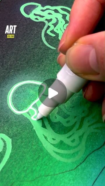 Glowing Orb Drawing, Diy Neon Painting, How To Draw Neon Effect, Neon Drawings Easy, How To Draw Neon, Neon Drawing Ideas, Glow Effect Drawing, Trippy Art Ideas Easy, Neon Effect Painting