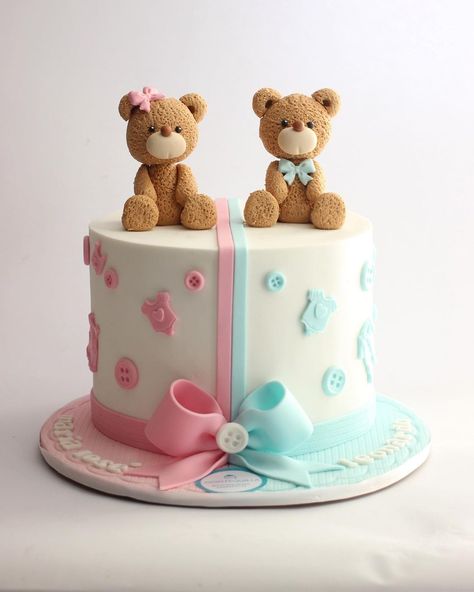 Montequilla • Pasteles on Instagram: “Boy or Girl . #Montequilla #pasteles #fondant #cake #fondantcake #birthday #cakes #sugarart #figure #genderrevealcake” Twin Birthday Cakes Boy And Girl, Birthday Cake For Boy And Girl Together, Boy Or Girl Cake Ideas, Idee Baby Shower Boy Or Girl, Torte Baby Shower Boy Or Girl, Cake For Baby Shower Ideas, Twin Cakes Ideas Boy And Girl, Cake For Twins Boy And Girl, Birthday Cake For Twins Boy And Girl