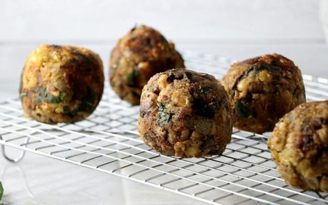 Vegan Walnut Meatballs, Mushroom Walnut Meatballs, Walnut Meatballs, Dietary Recipes, Vegan Subs, Vegan Spaghetti Squash, Mushroom Meatballs, Veggie Meatballs, Meatless Meatballs