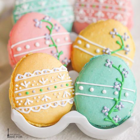 Macarons Easter, Easter Macaroons, Egg Macarons, Easter Macarons, Macaron Ideas, Kue Macaroon, Easy Easter Treats, Patisserie Fine, Macaron Recipes