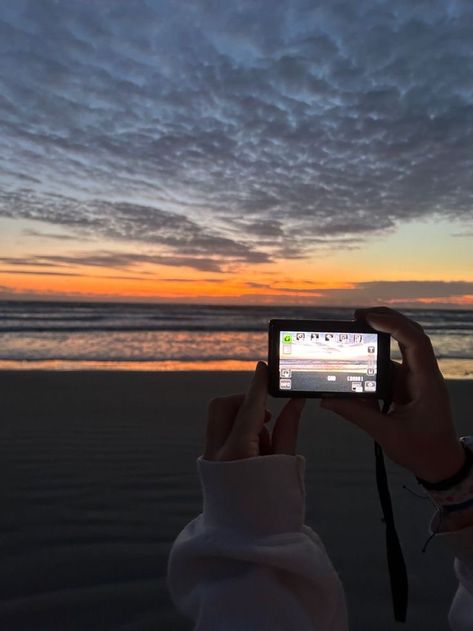 Sunset Picture Aesthetic, Vision Board Digital Camera, Camera For Instagram Pictures, Beach Camera Aesthetic, Digital Camera Night Beach Pics, Camera Taking Picture Aesthetic, Sunrise At The Beach Aesthetic, Summer Camera Aesthetic, Pictures With Digital Camera