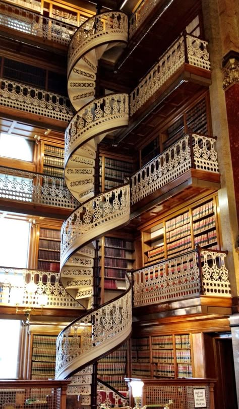 Beautiful Library, Castle Aesthetic, Library Aesthetic, Dream Library, Home Library Design, Home Libraries, Library Design, Grand Staircase, Spiral Staircase