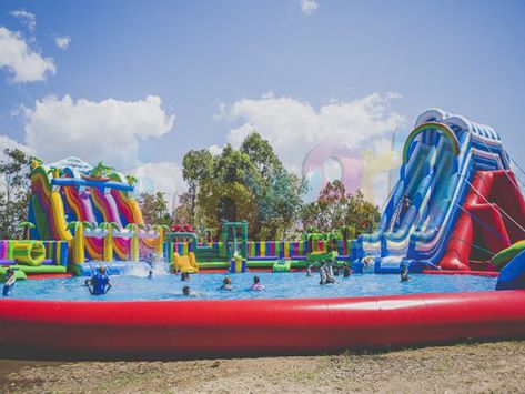 Water Slides Backyard, Cool Water Slides, Water Park Ideas, Inflatable Playground, Inflatable Shark, Backyard Water Parks, Water Slide Bounce House, Inflatable Island, Water Theme Park