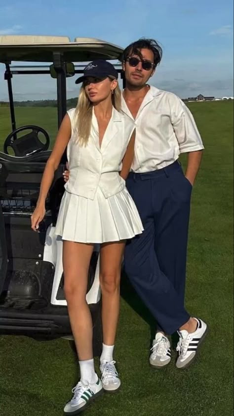 Couples Tennis Outfits, Old Money Matching Outfits Couple, Couple Outfits Matching Classy Summer, Polo Chic Outfits, Couple Golf Outfits, Old Money Matching Outfits, Matching Golf Outfits Couples, Old Money Sport Outfit, Couple Outfits Matching Classy